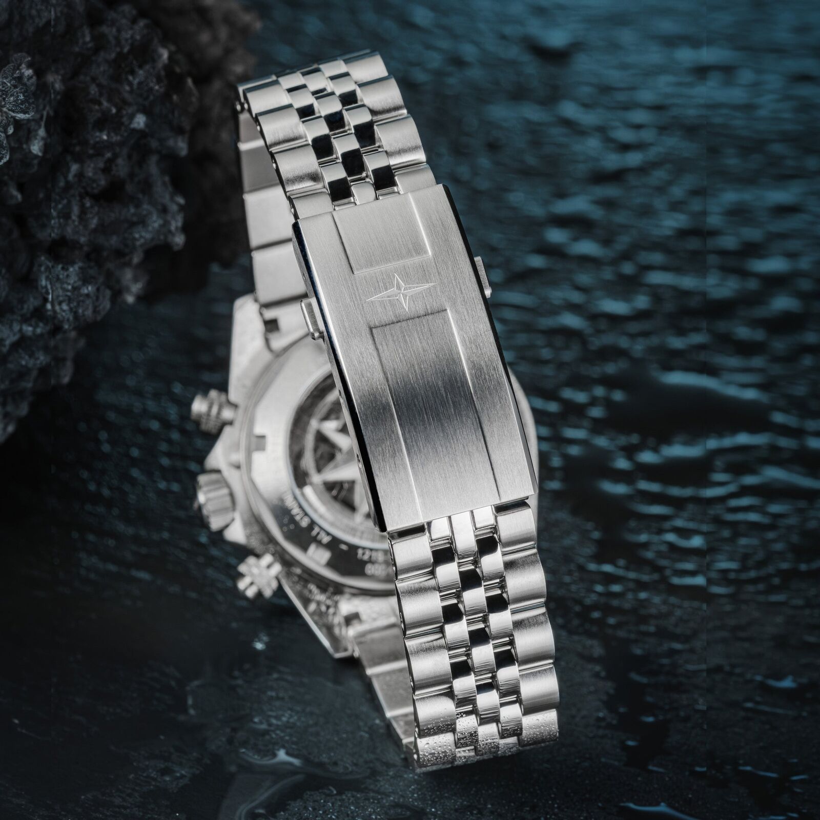 Davosa Ternos Professional Chronograph Watch - White / Pentalink